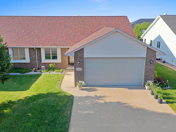 2nd image of 420 Elm Dr