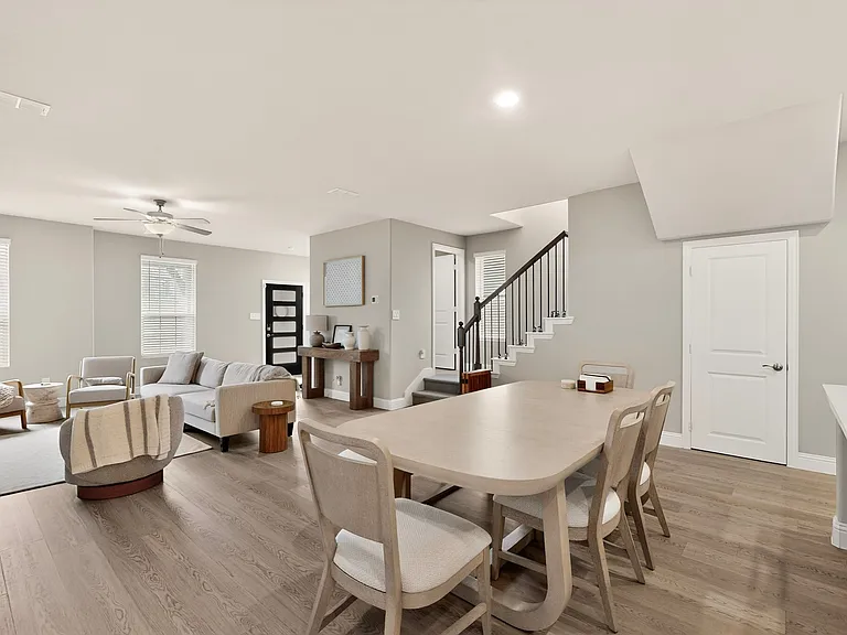 2636 Big Bend Mews — Photo 10