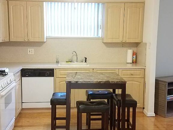 3rd image of 2146 E 71st St #1