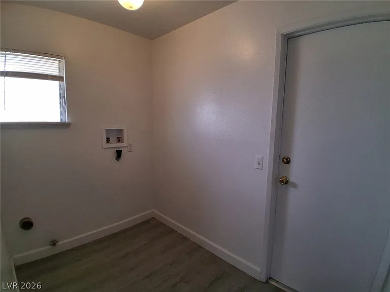 2348 Florence Ave — Photo 12