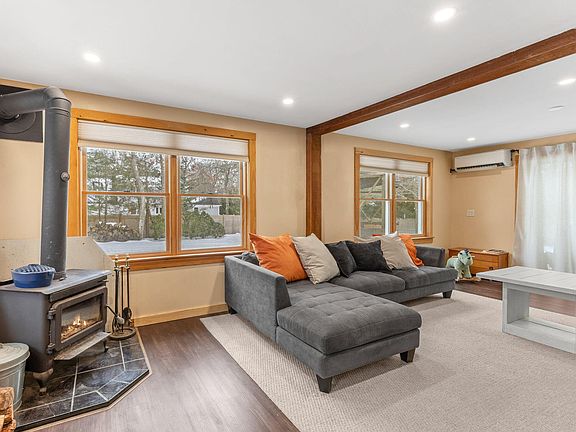 4th image of 25 Rainbow Lane