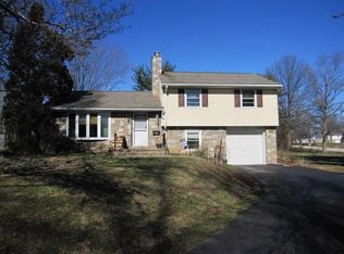 1 Owl Rd, Audubon, PA 19403
