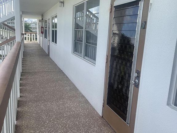 4th image of 3059 Lyndhurst N