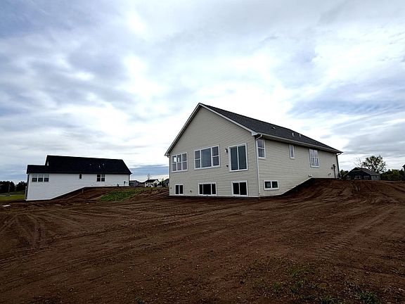 4th image of 1575 Applegate Rd