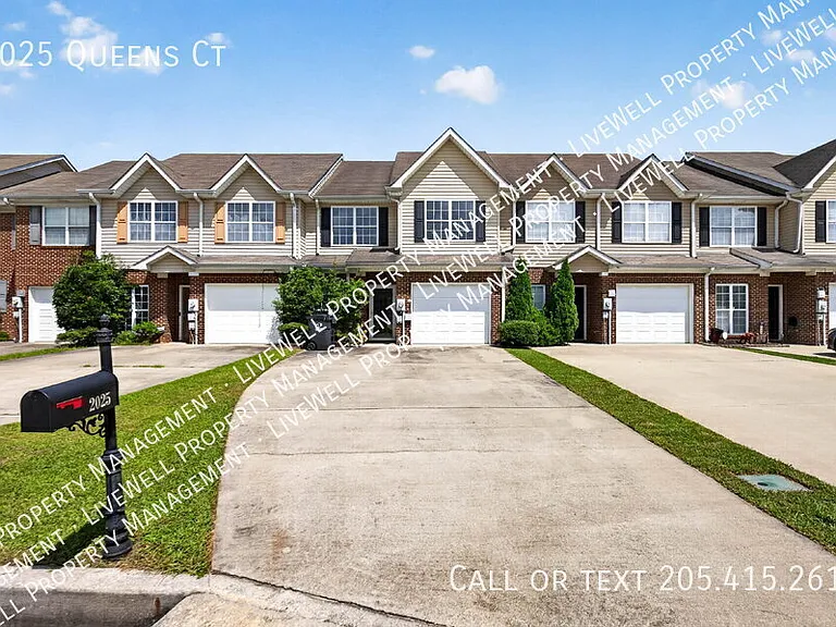 2025 Queens Ct — Photo 11