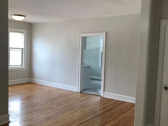 5th image of 1708 N Narragansett Ave #209