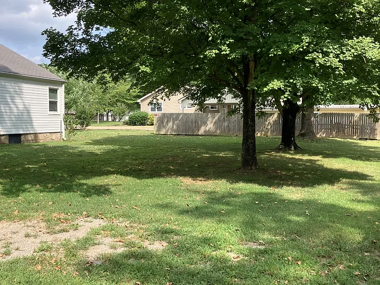 6836 Robin Dr — Photo 8