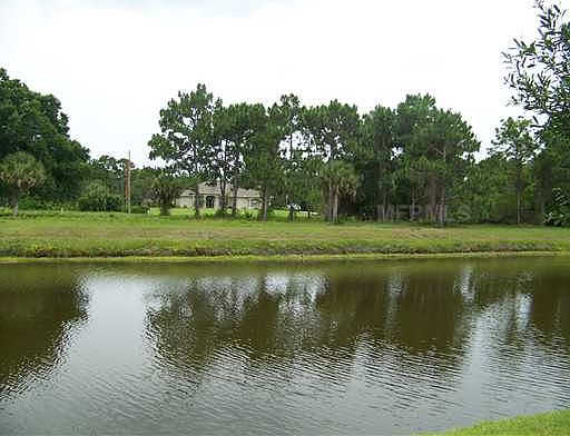 3rd image of 1057 Rotonda Cir