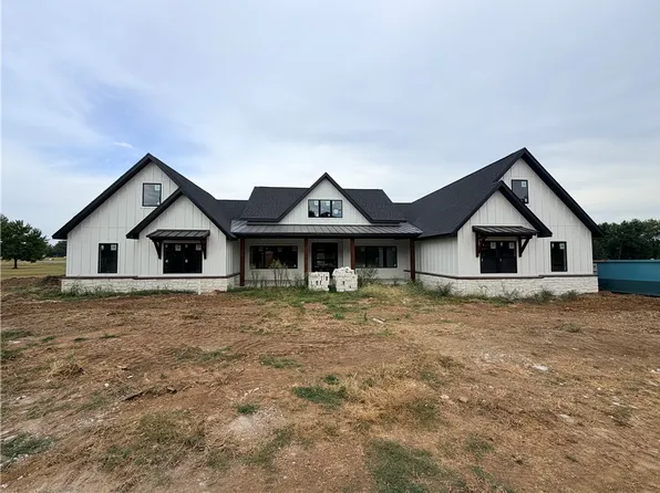 1707 N Dogwood St, Siloam Springs, AR 72761