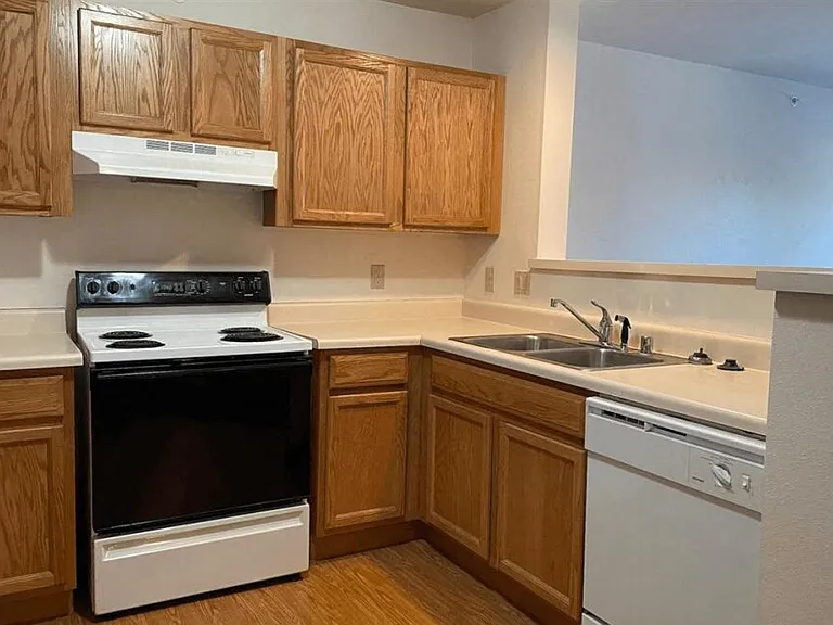 5005 W Bradley Rd — Photo 14