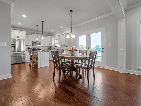 4th image of 209 Angliana Dr