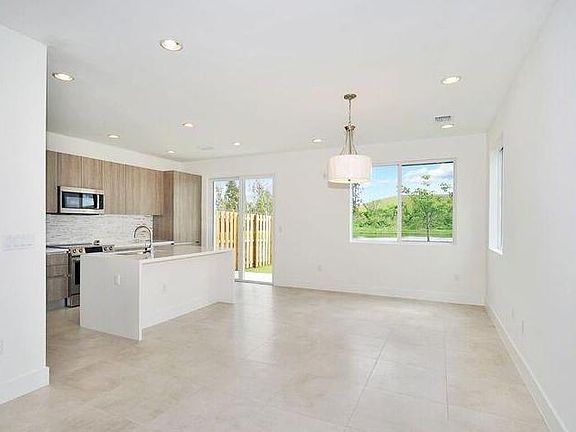 3rd image of 7241 NW 102nd Pl