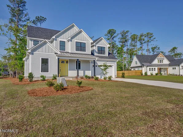 592 Crown Pointe Drive, Hampstead, NC 28443