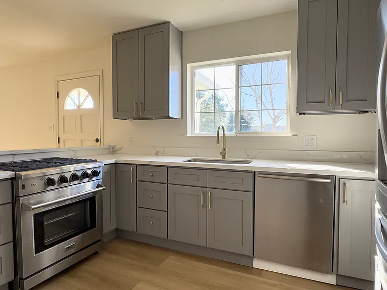 540 W Spain St — Photo 8