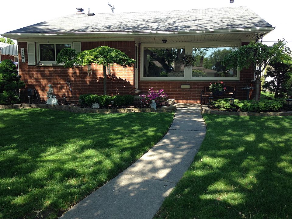 1st image of 24601 Wood St