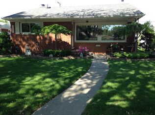 24601 Wood St, Saint Clair Shores, MI 48080