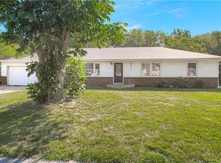1712 Russell Rd, Pleasant Hill, MO 64080