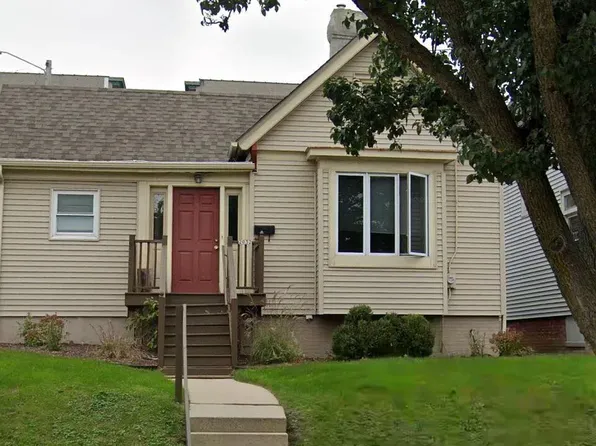 2032 W Michigan STREET, Milwaukee, WI 53233