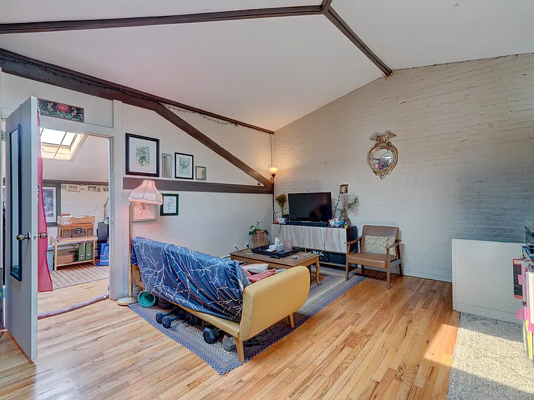 7 Trumbull St #4 — Photo 6