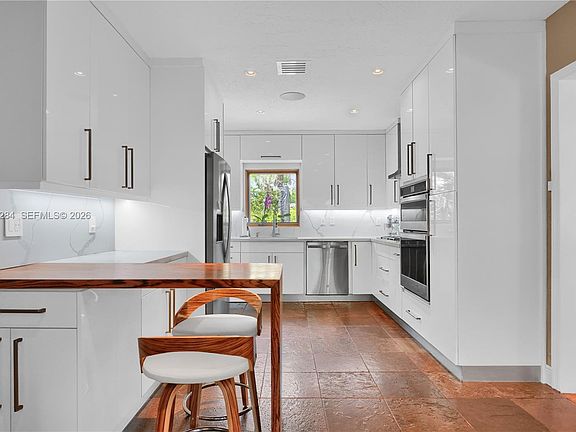 2nd image of 6291 SW 50th St