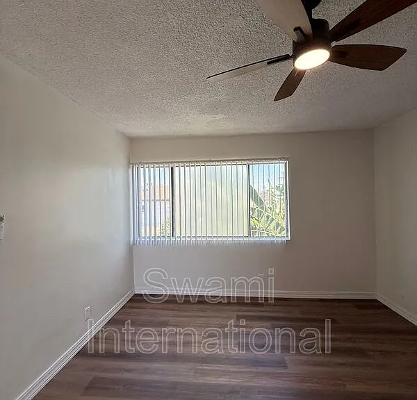 836 W 79th St #4 — Photo 17