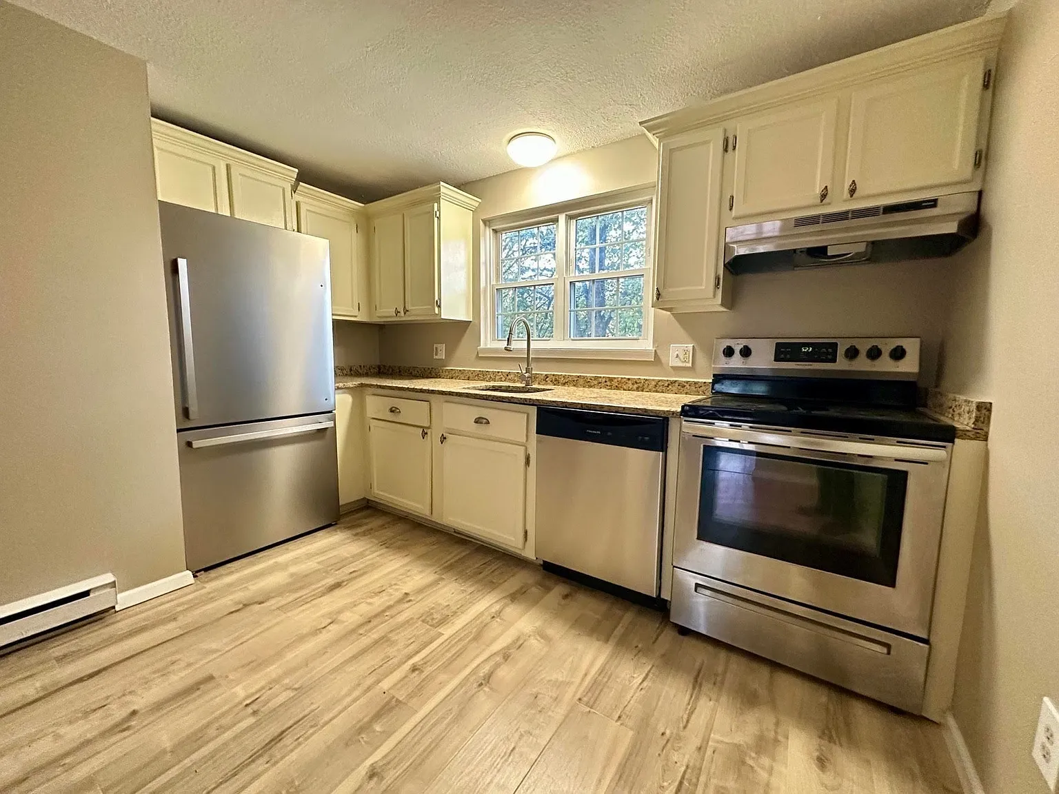 2 bed, 723 sqft, $1,650 — Photo 3