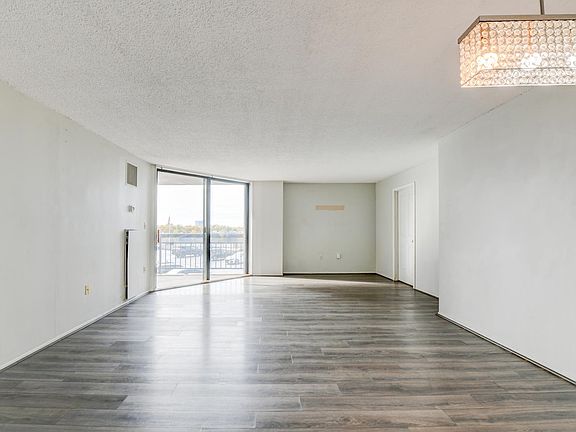 2nd image of 232 Harmon Cove Tower #232
