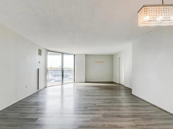 232 Harmon Cove Tower image 1 of 46