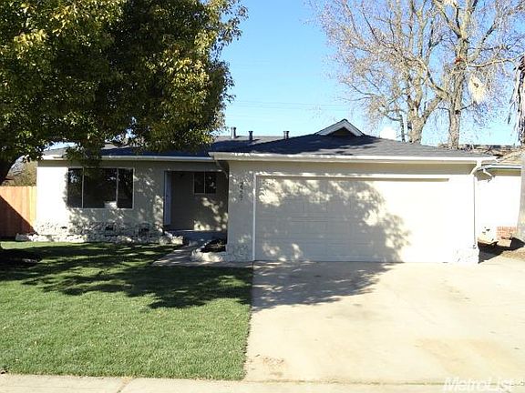 2nd image of 2227 Yosemite Dr