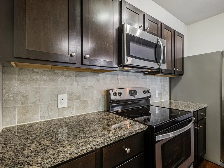 Creekside at Greenlawn Apartment Homes — Photo 2