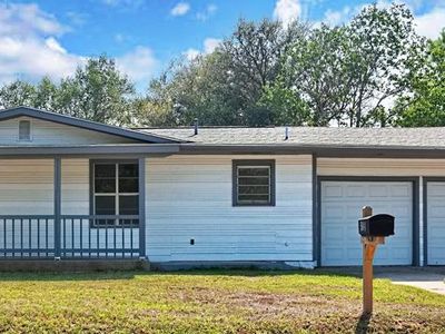 504 S Alta Vista St, Beeville, TX, 78102