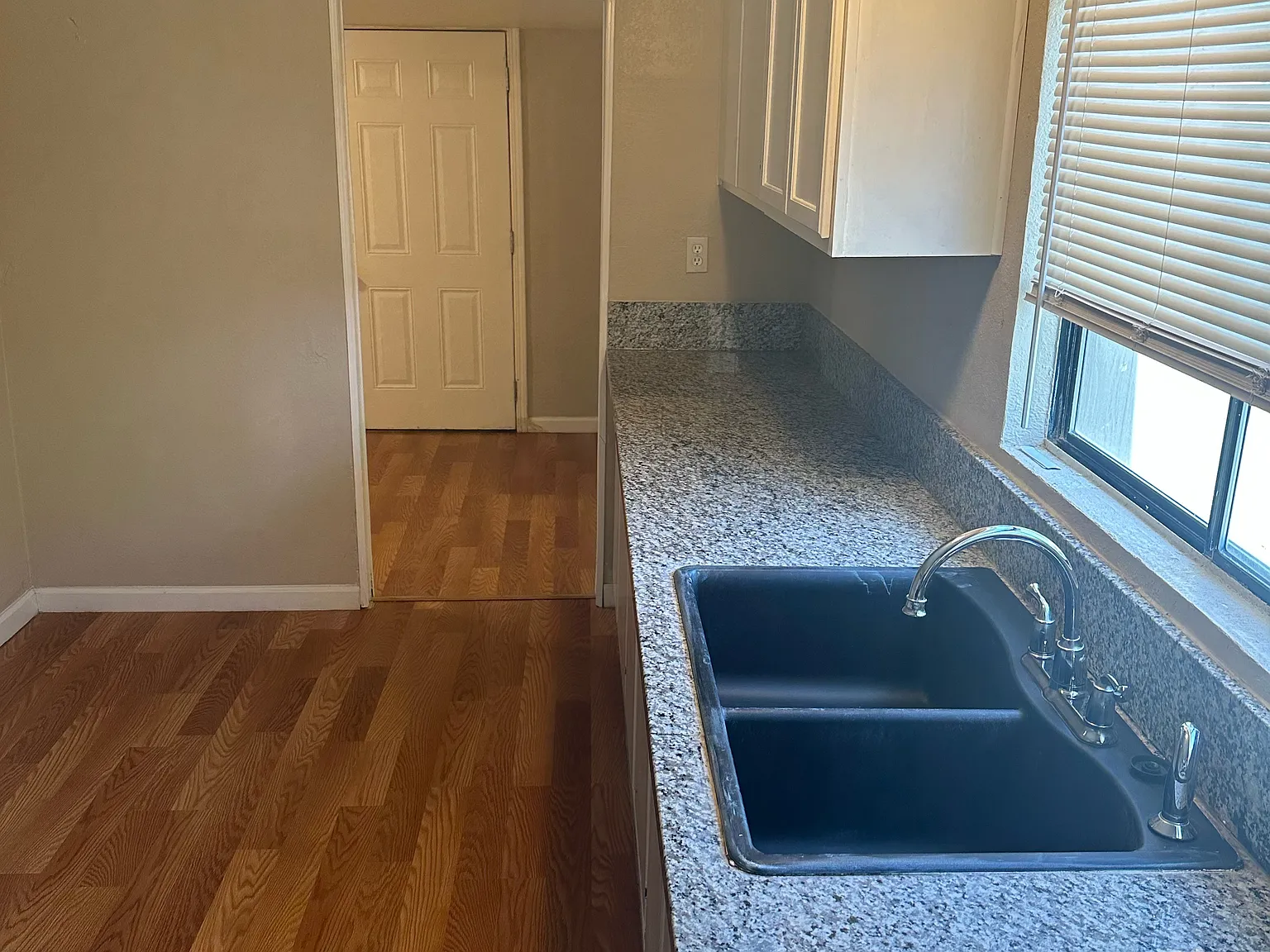 1 bed, 750 sqft, $1,350 — Photo 2