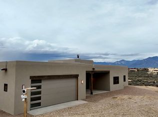 42 Camino de los Arroyos, Ranchos de Taos, NM 87557