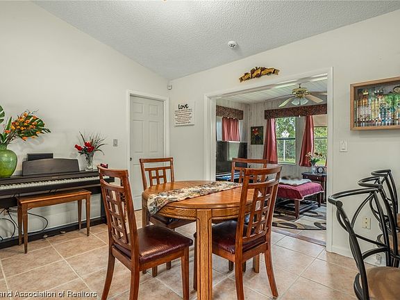 5th image of 327 S Huckleberry Lake Dr