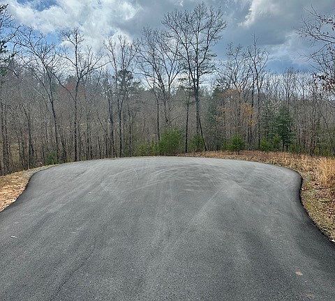 2nd image of 195 Trails End Rd