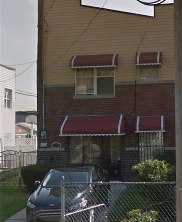 1st image of 2837 W 22nd St