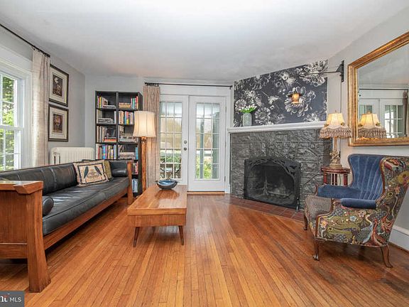 4th image of 18 Willowbrook Ave