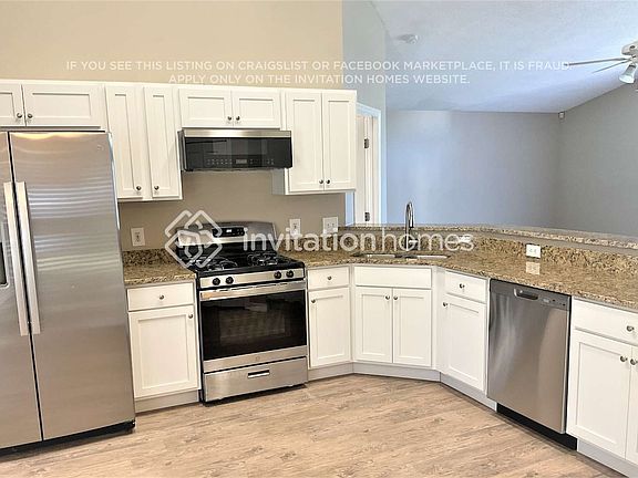 5th image of 713 Lady Diana Dr