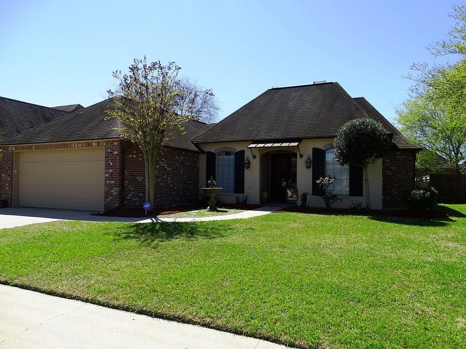 1st image of 105 Greenhaven Dr