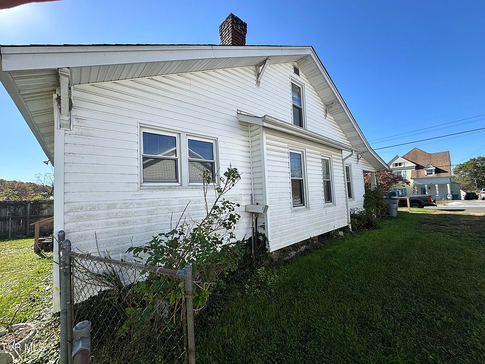 2nd image of 1635 Carolina Ave