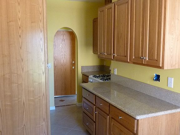 3rd image of 2002 Market St APT 6