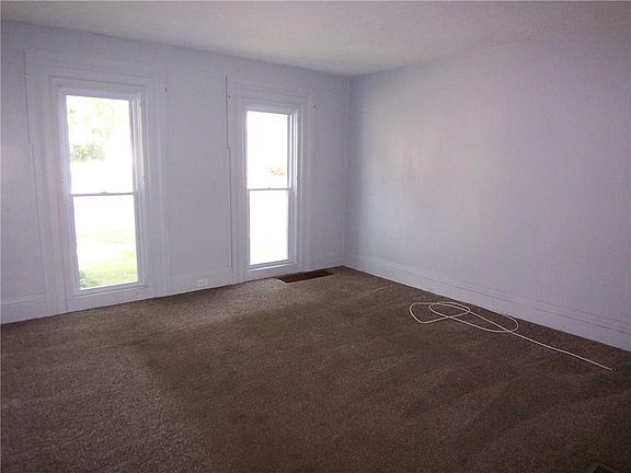 5th image of 112 Mill St