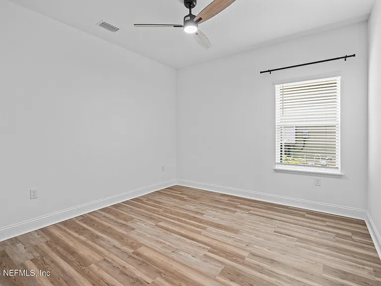 260 Oaklawn Ct — Photo 14