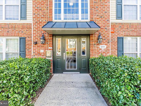 3rd image of 591 Cawley Dr #1-3D
