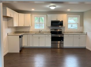 5 Pleasantview Ave, Tyngsboro, MA 01879