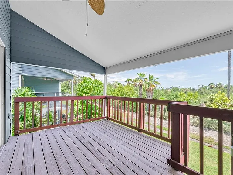 802 Hidden Harbour Dr — Photo 22