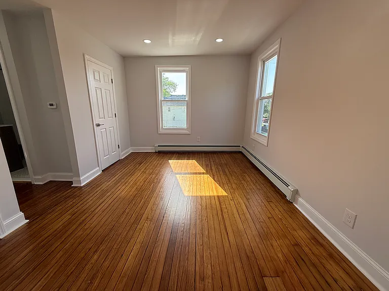 518 Asbury Ave #2 — Photo 4