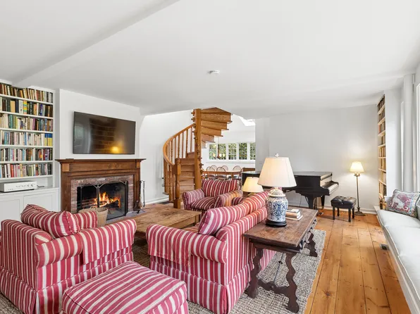 130 Montauk Hwy, East Hampton, NY 11937