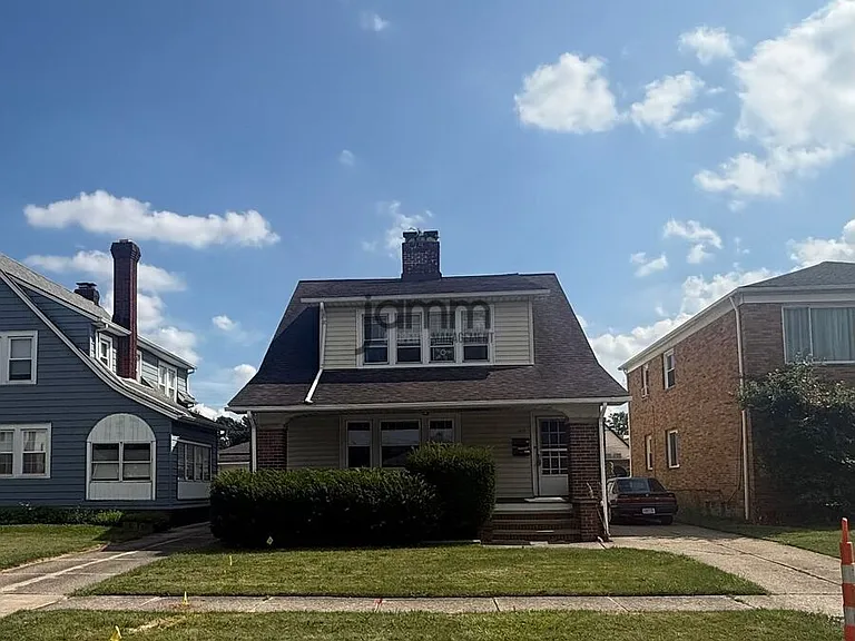 3435 Brookview Blvd — Photo 1