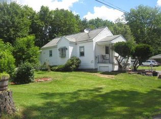 27 Brainard St, Endicott, NY 13760